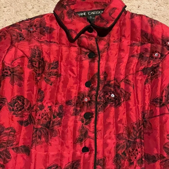 Light button up jacket - Picture 2 of 8